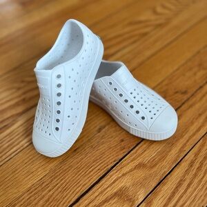 Native Jefferson Water Friendly Shoes size 11 white